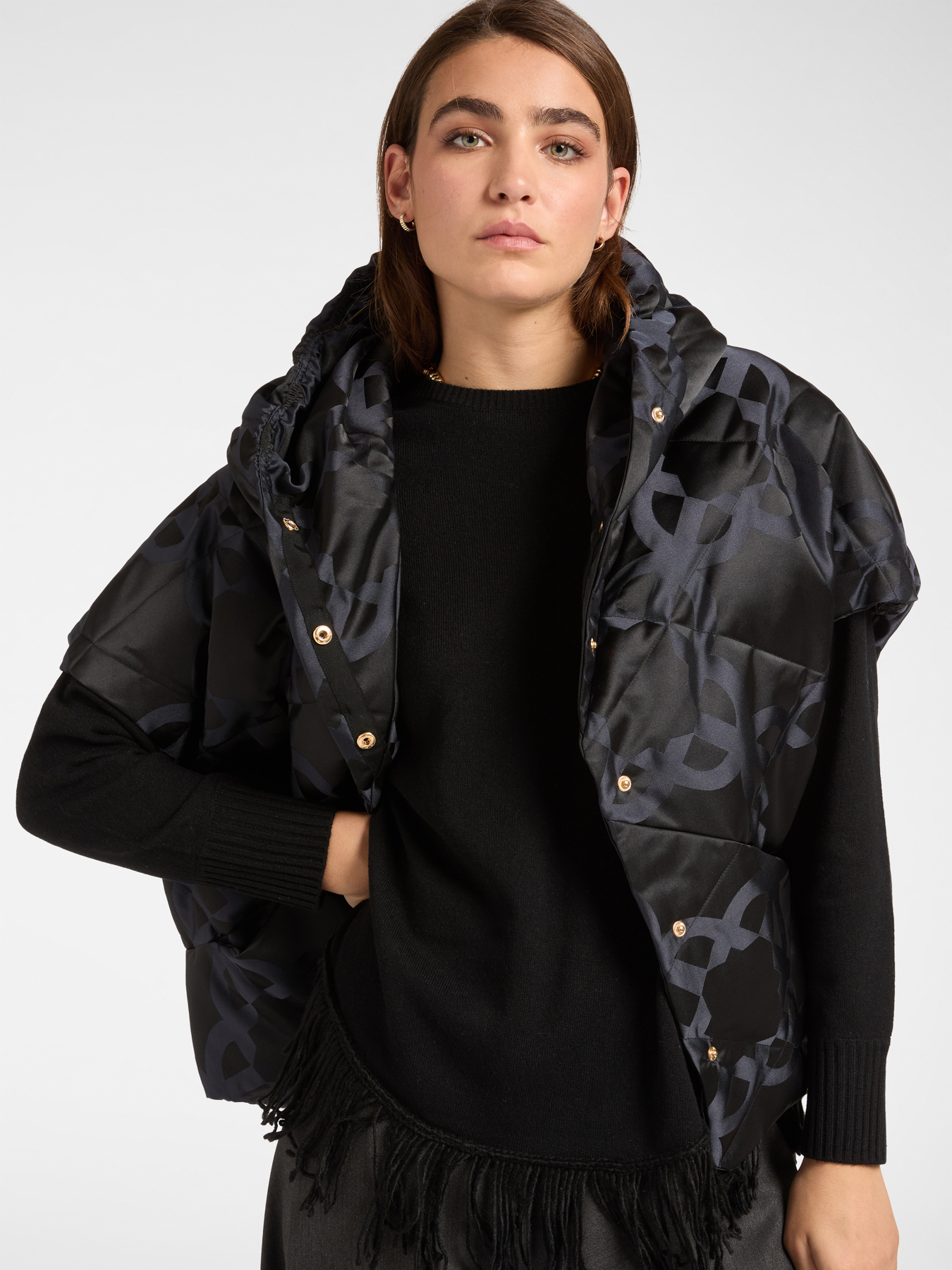 Жилет из жаккардовой нейлоновой ткани