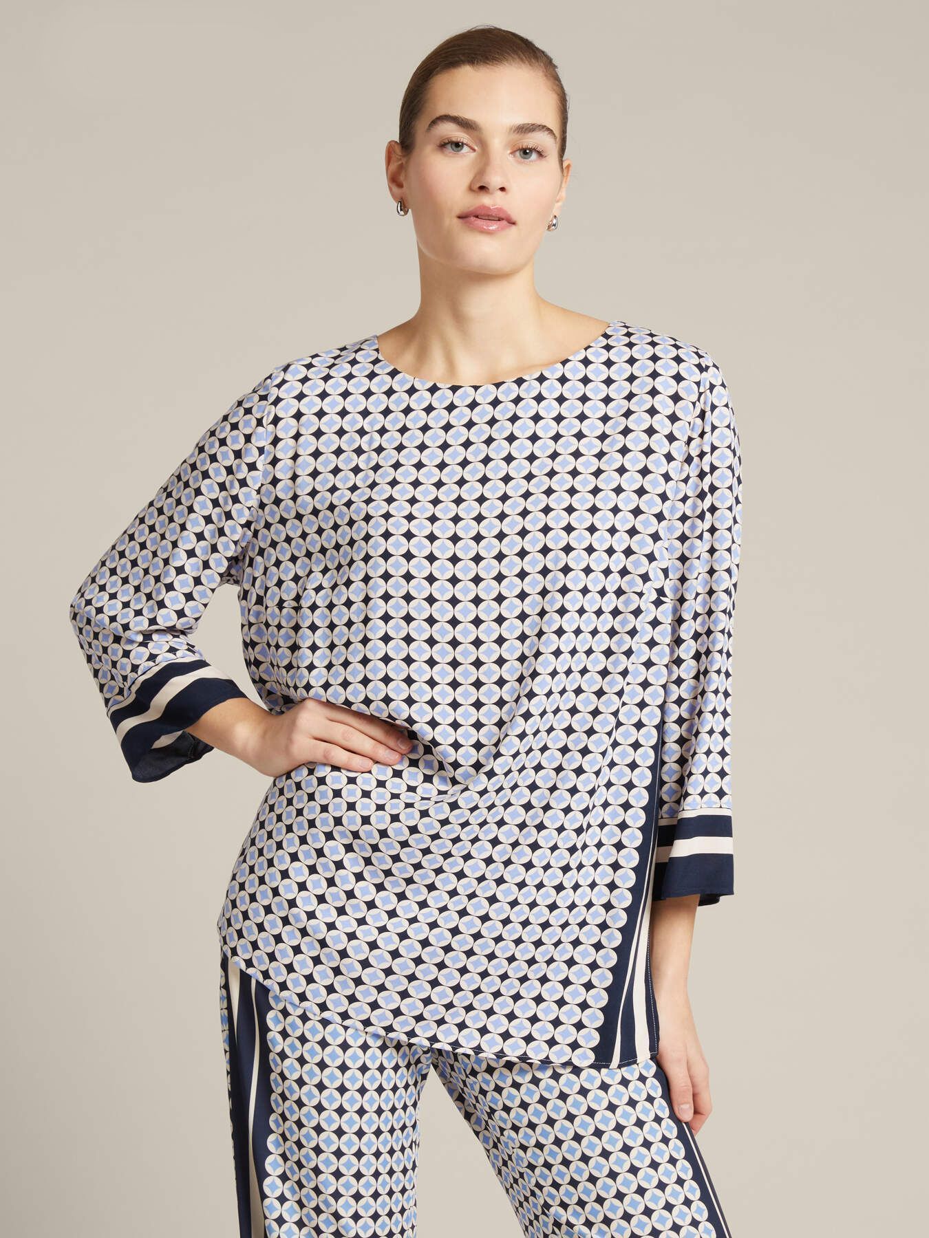 Блузка женская из 100% вискозы