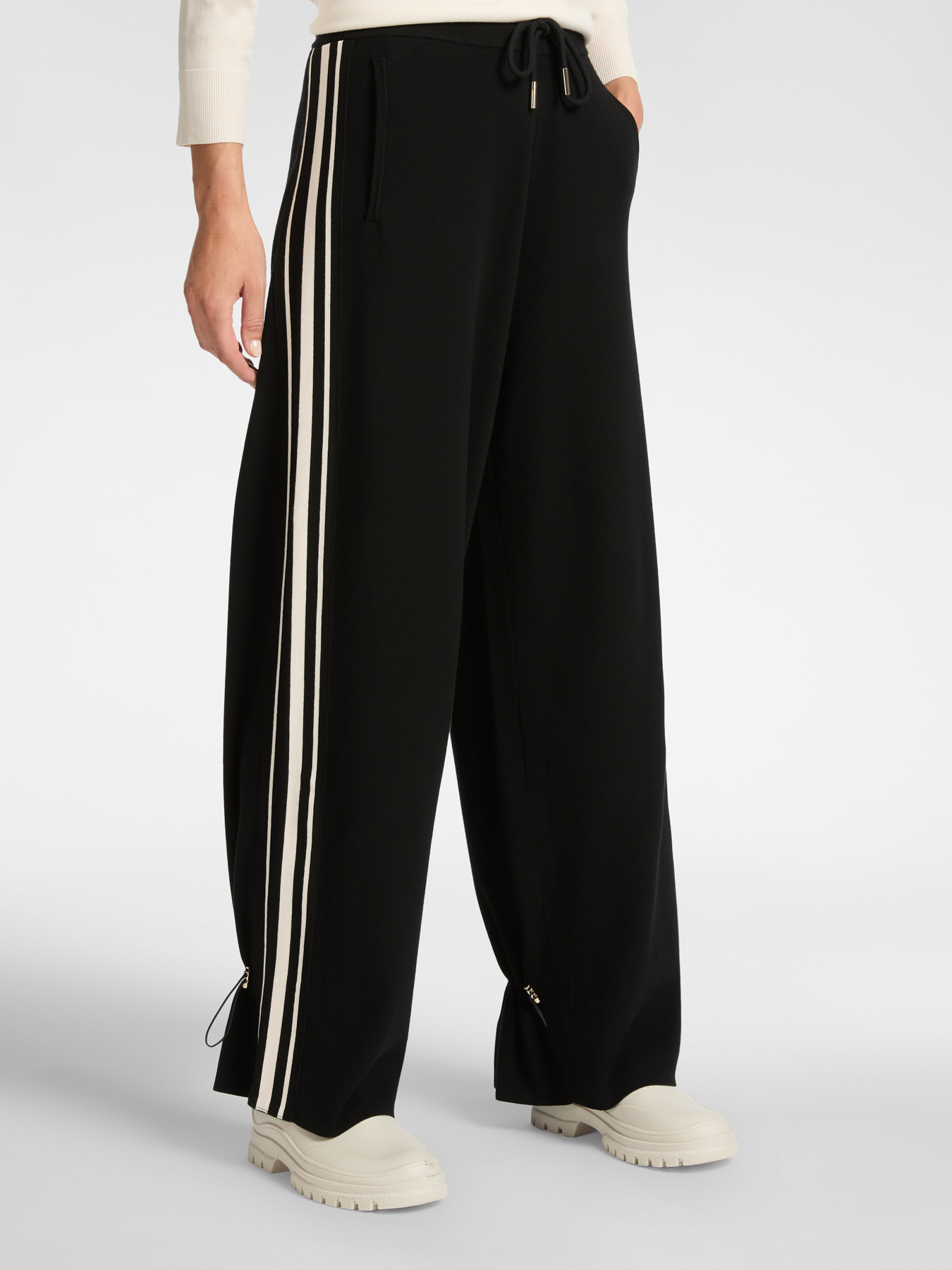 Брюки трикотажные