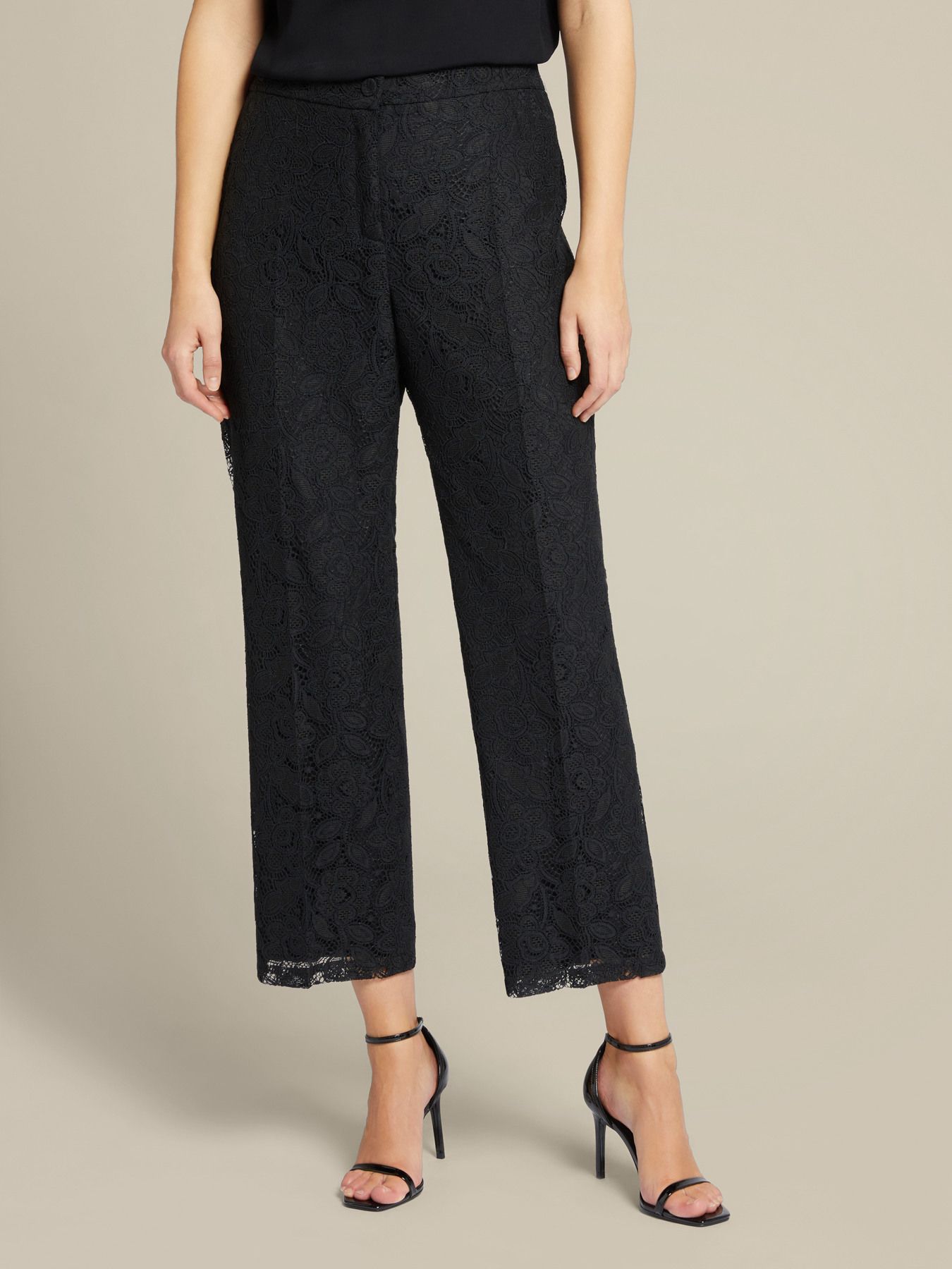 Укороченные брюки из кружева