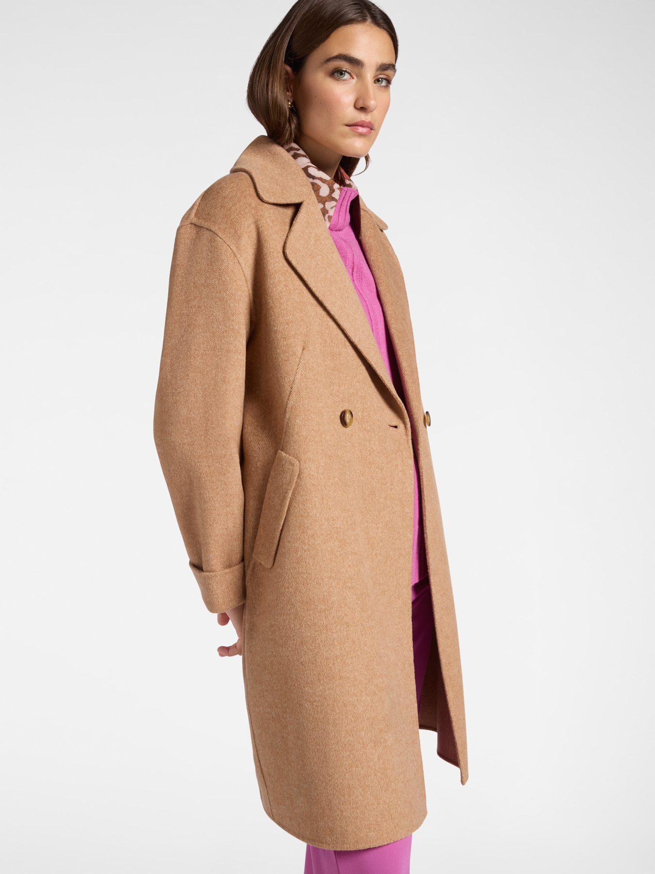Двубортное пальто из 100% шерсти