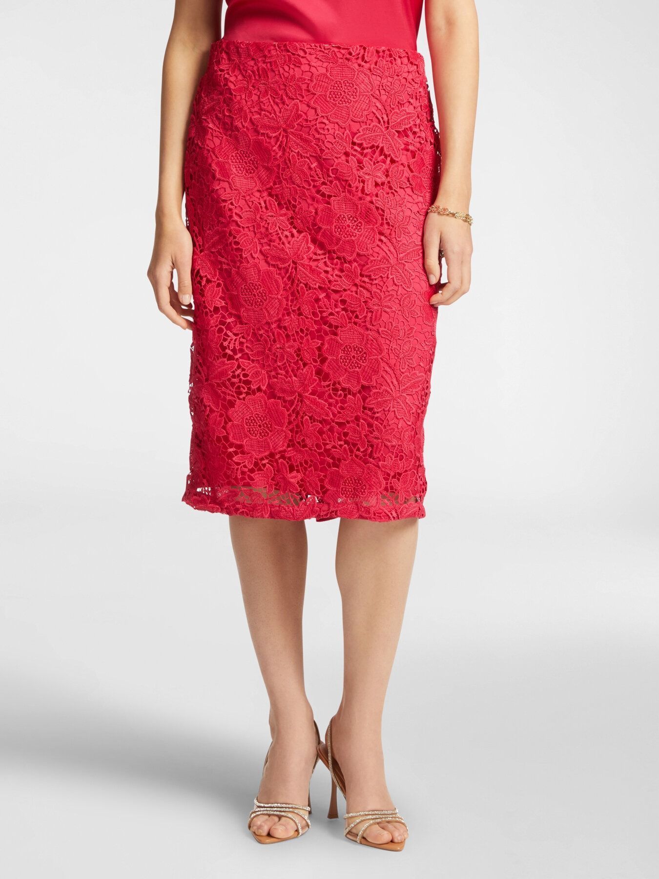 Юбка-миди из ажурного кружева
