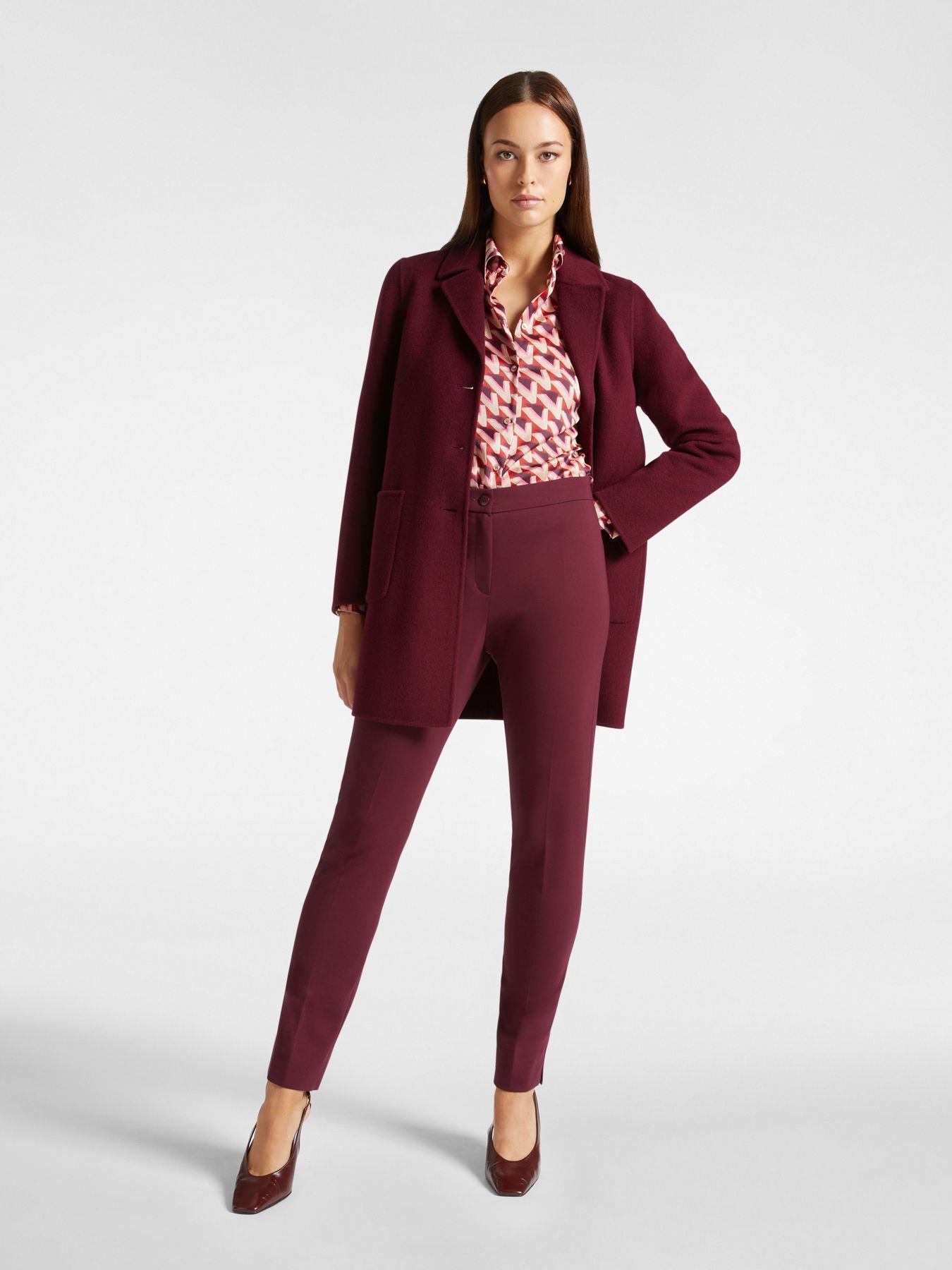 Брюки зауженные бордовые