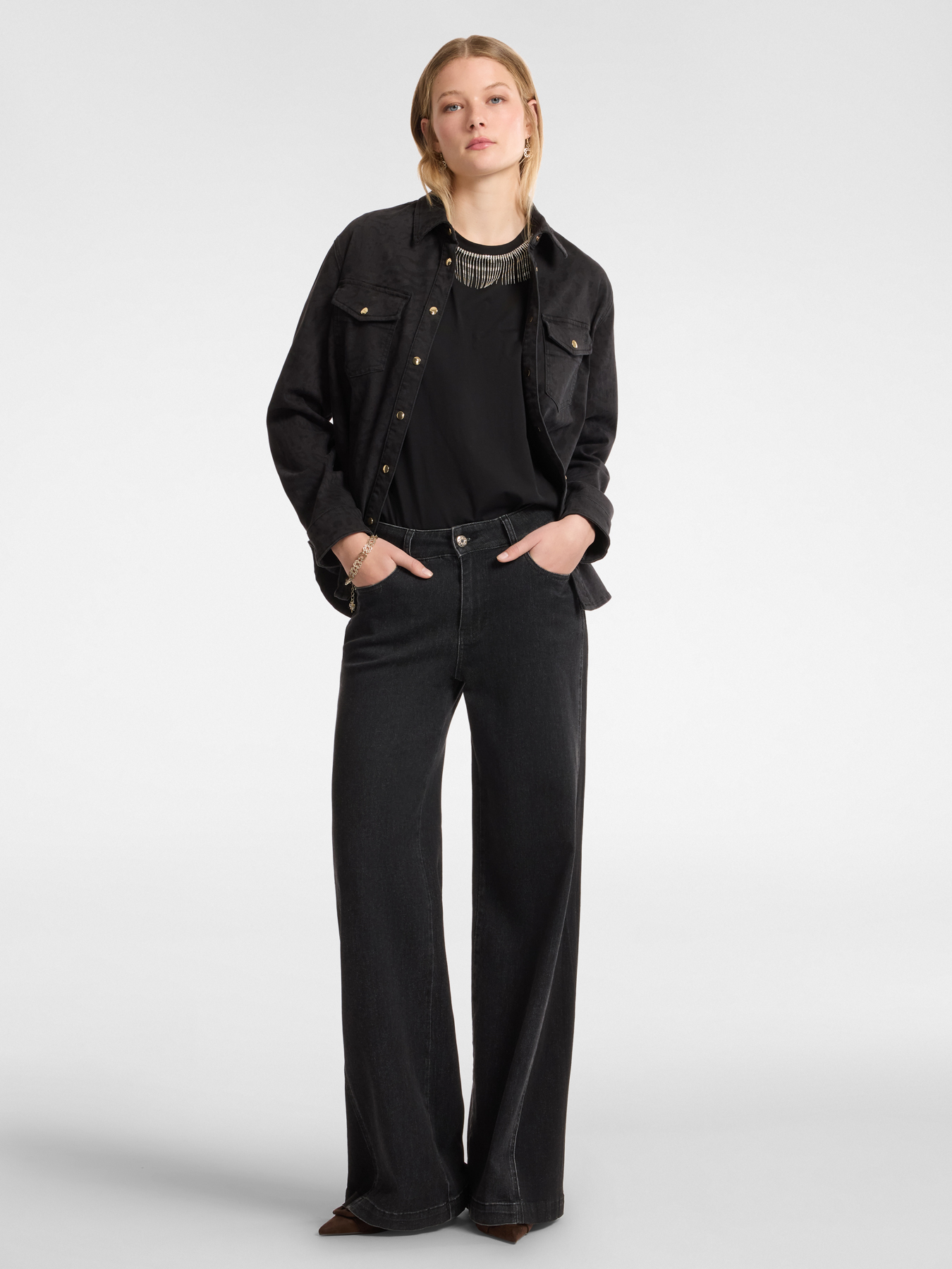 Джинсы расклешенные Ванда