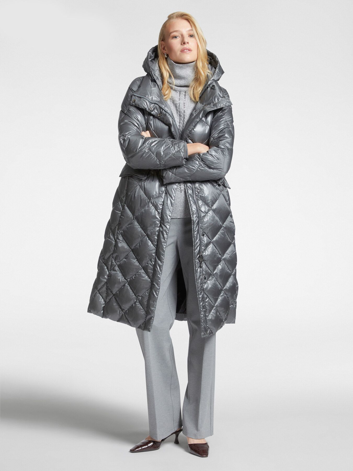 Удлинённый пуховик