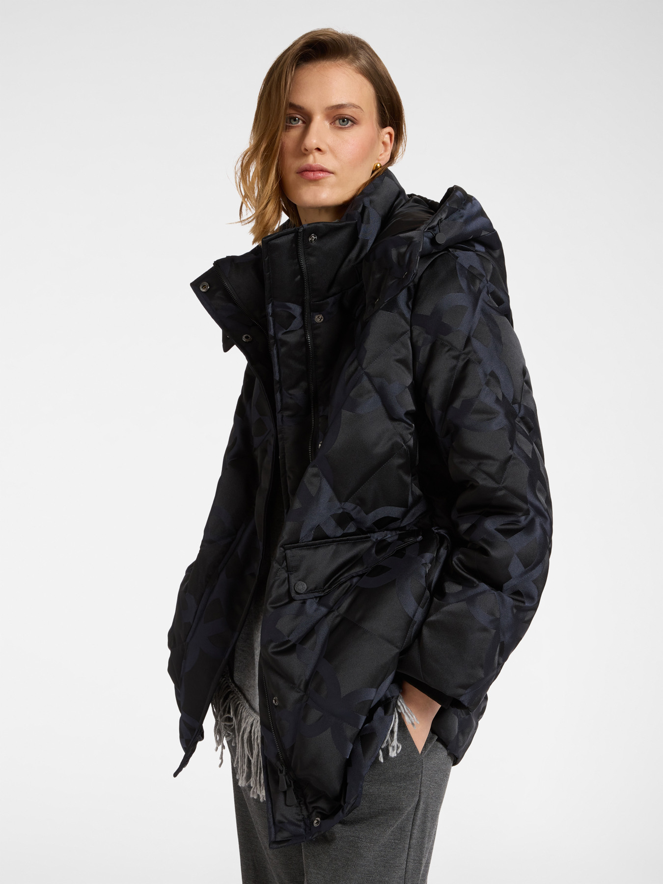 Пуховик из жаккардовой нейлоновой ткани