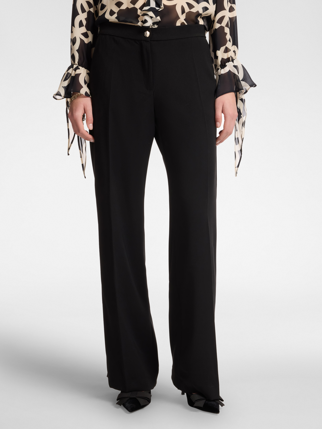 Брюки из эластичного крепа