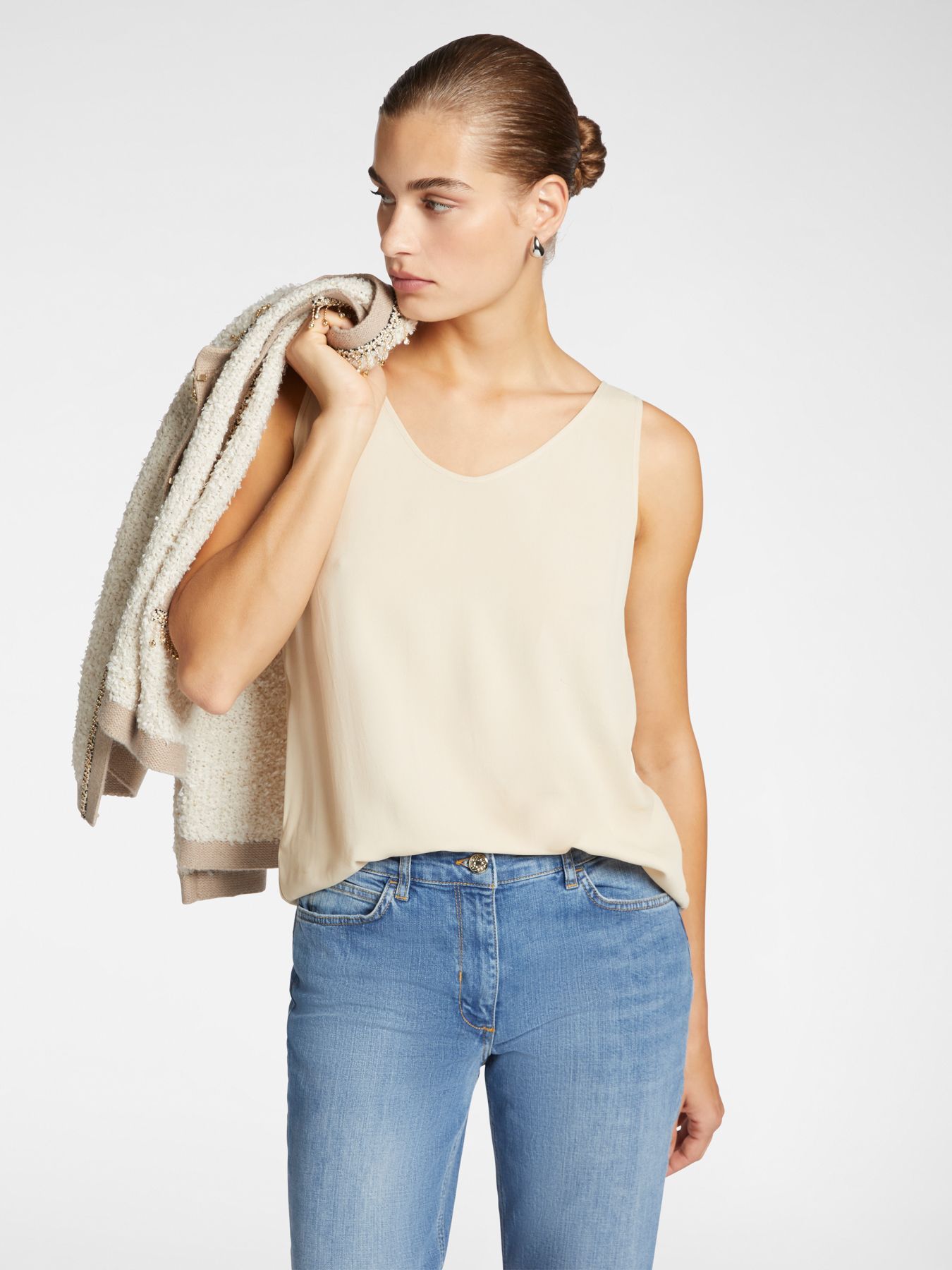 Джинсы расклешенные синие Elena Mirò