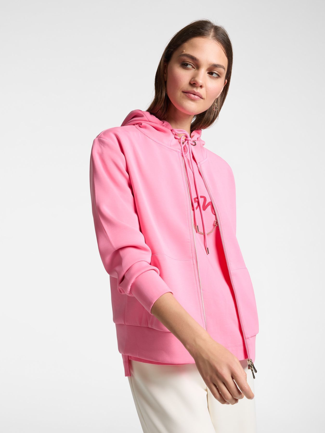 Худи из ткани «скуба»