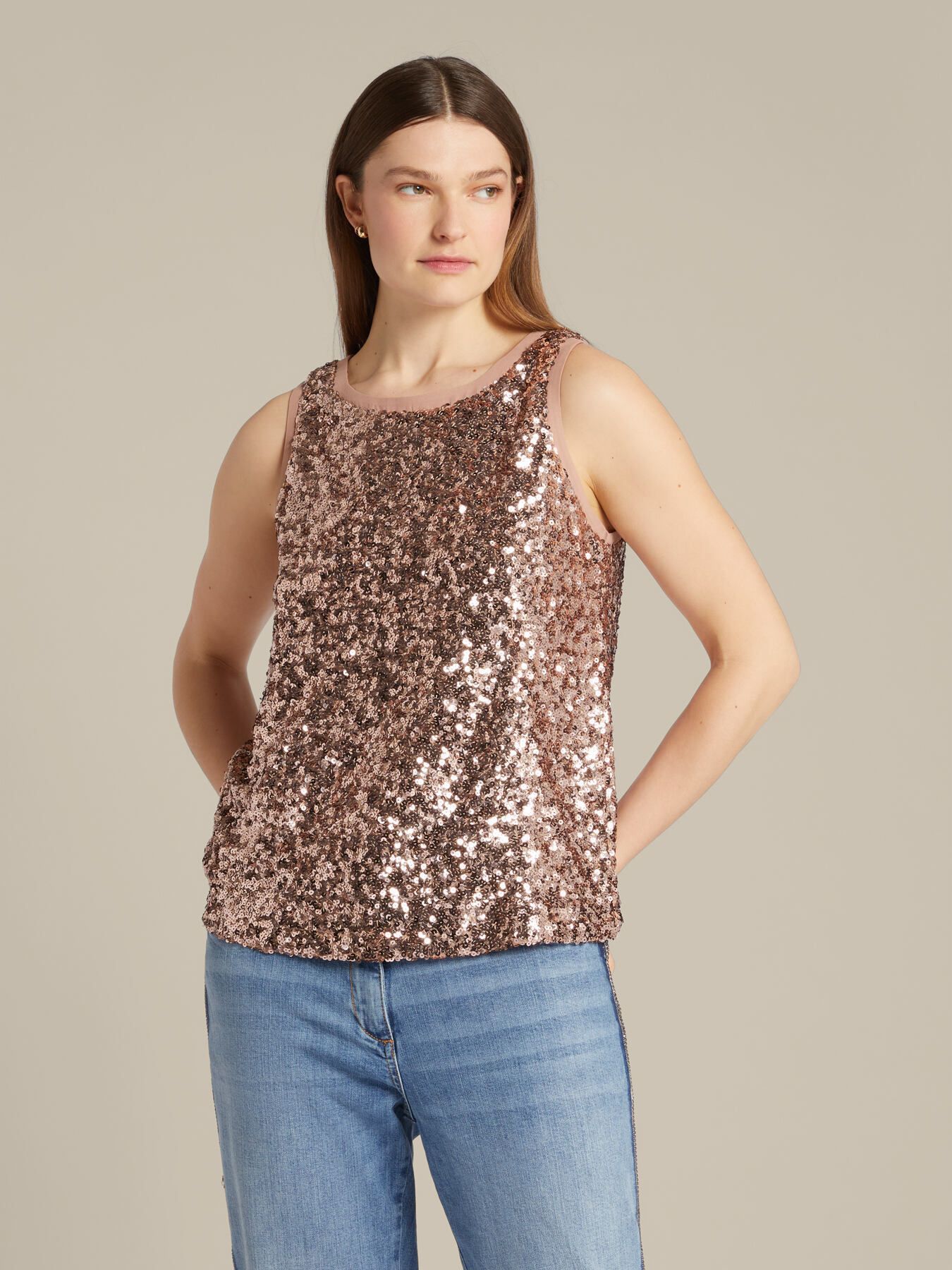 Топ из тюля с пайетками