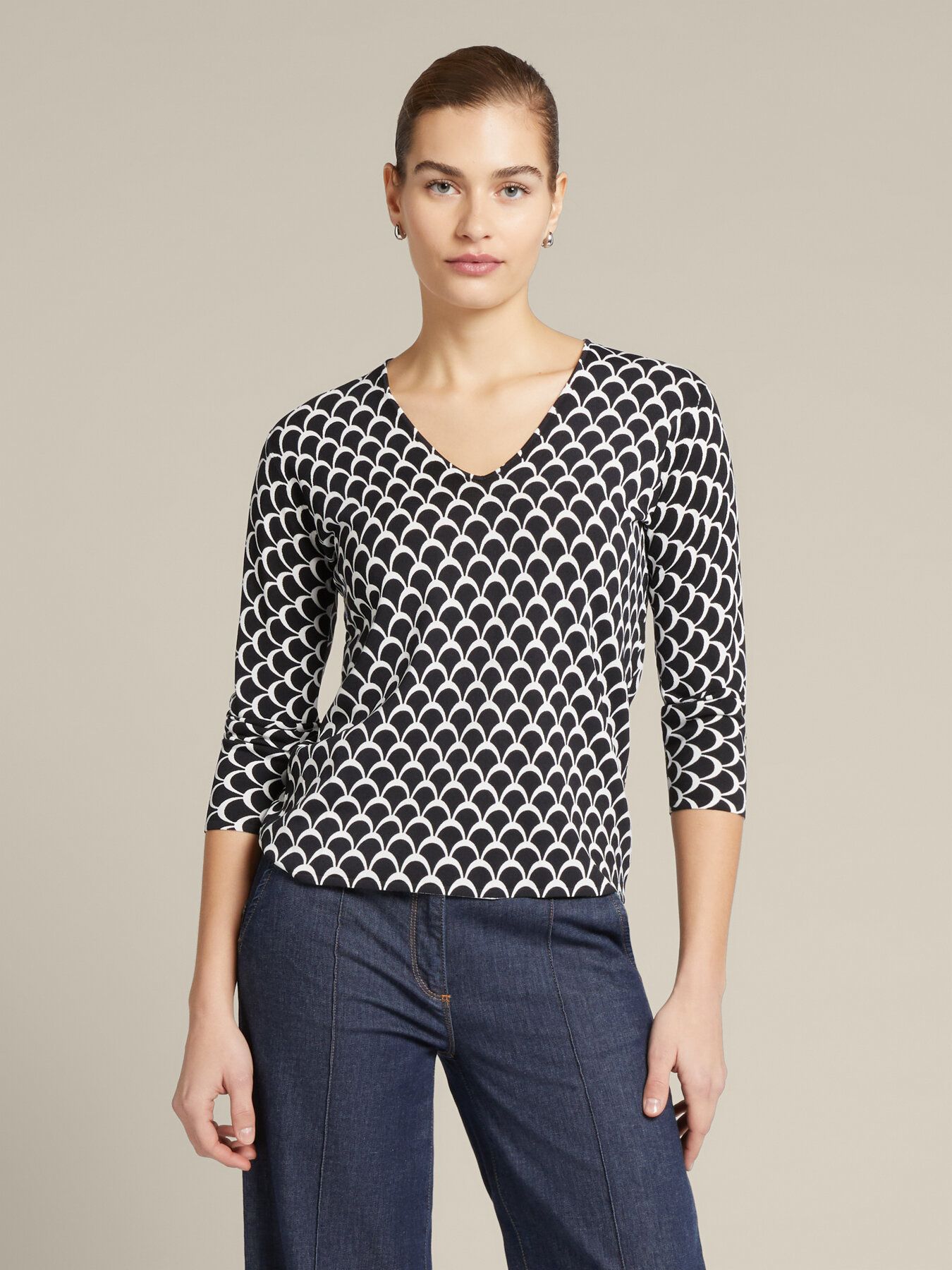 Женский пуловер из вискозы