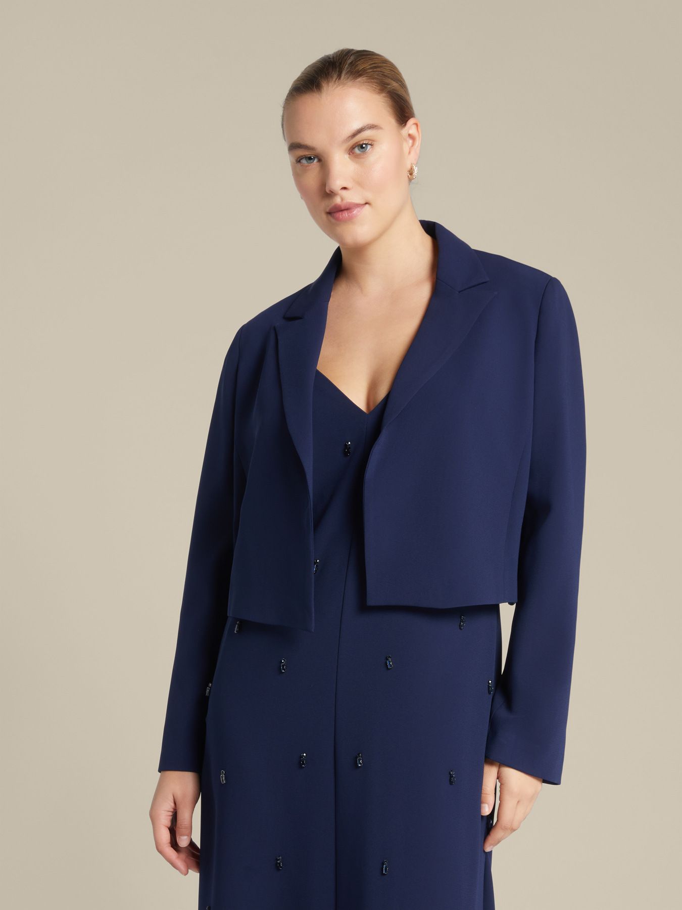 Укороченный жакет из стрейч-кади