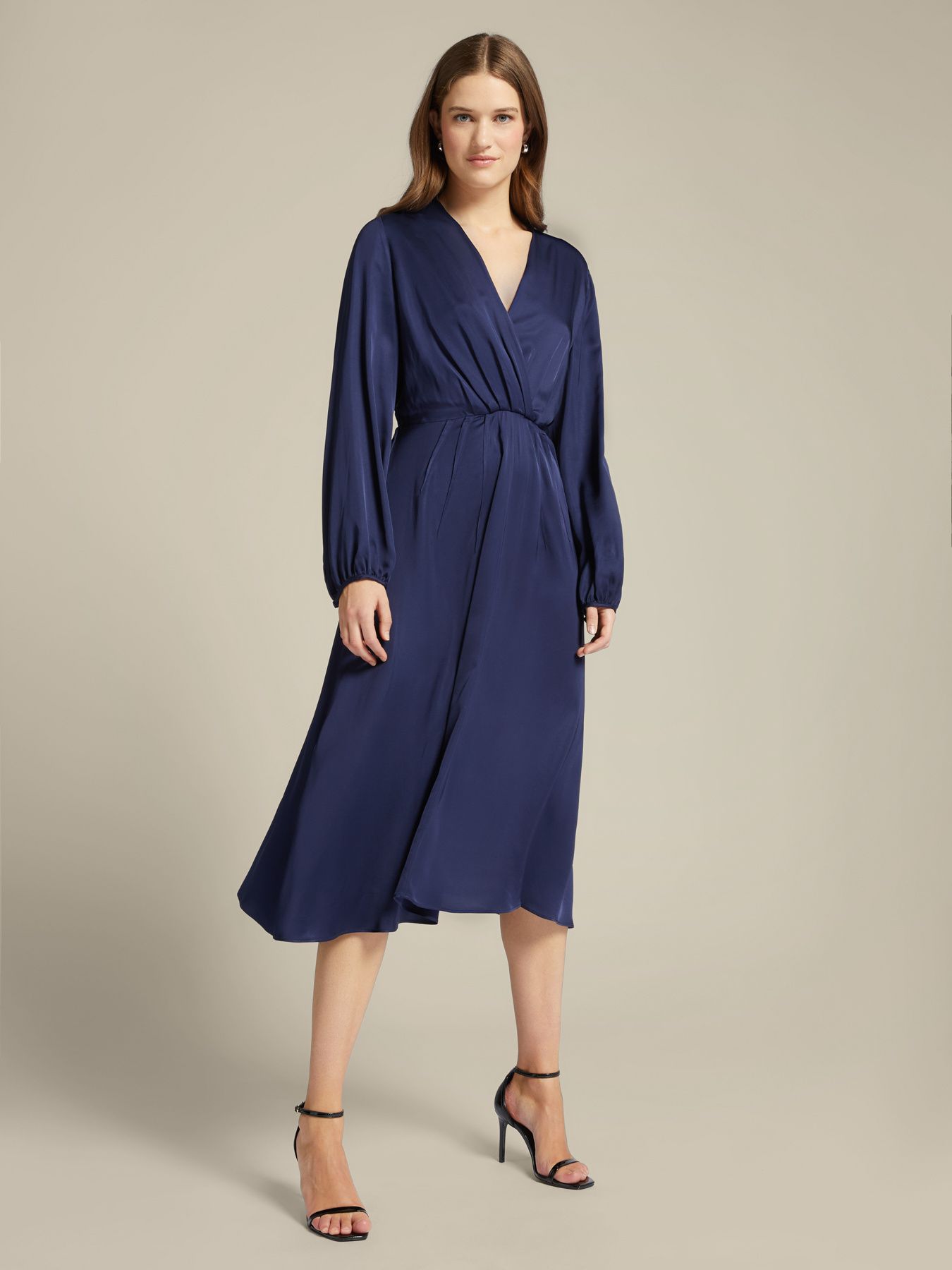 Платье из вискозного атласа