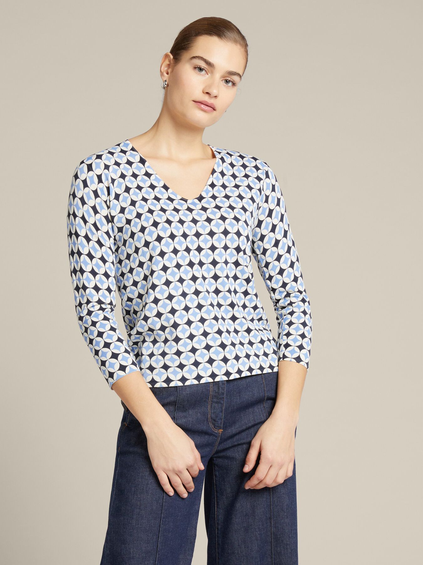 Пуловер из вискозы